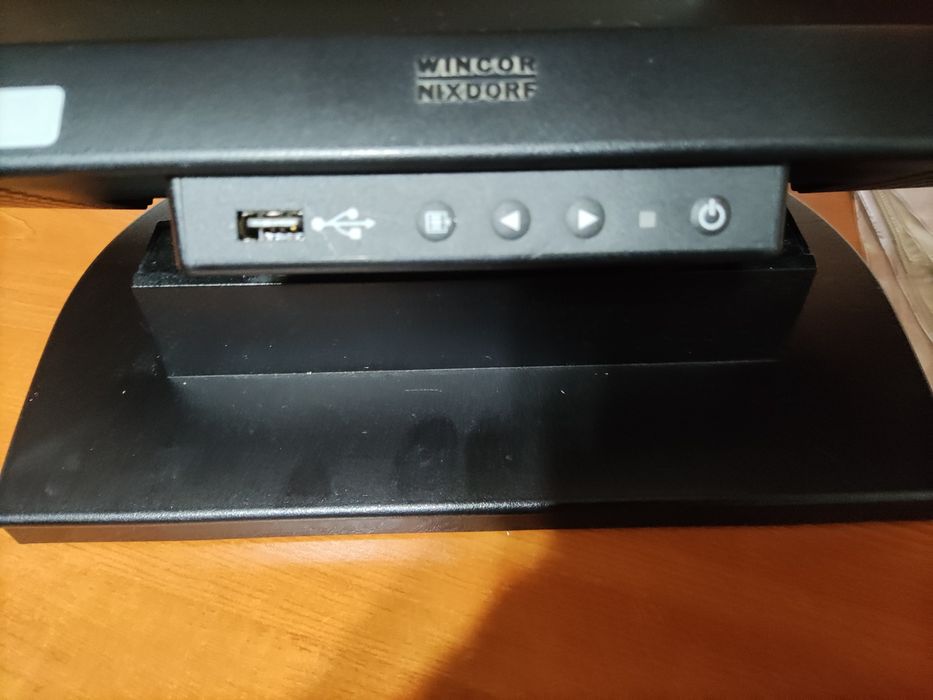 Unitate și display cu touchscreen