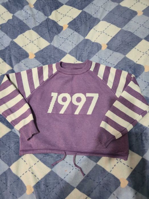 Продаю модный свитер-топ.На девочку 9-10лет.