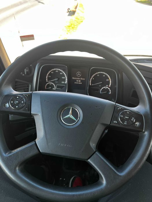 Mercedes Actros 1842 km foarte putini