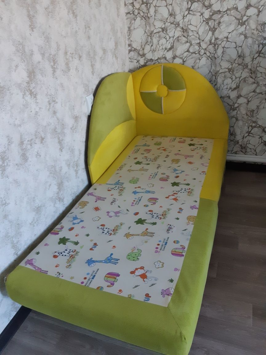 Продам кресло-кровать детская