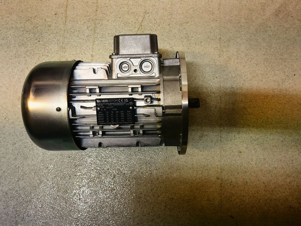 Motor trifazat 3kw ,2880rpm și convertizor frecvență