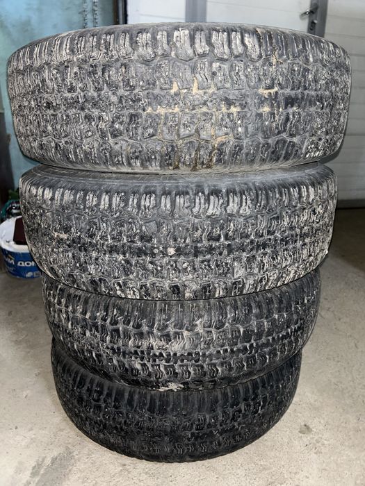 Продам диски с шинами на ниву