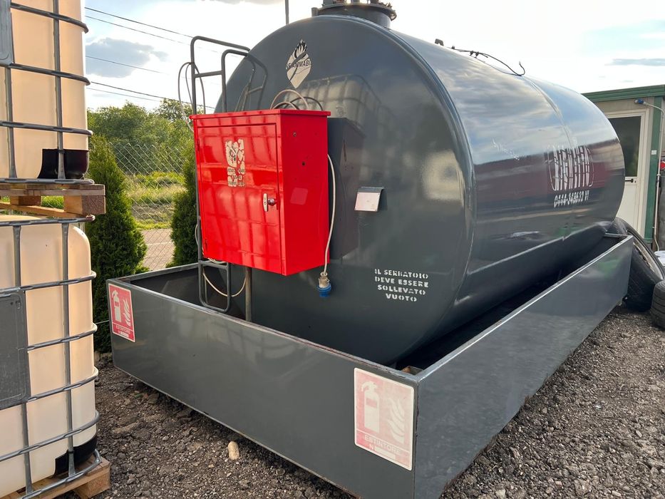 Vand Rezervor statie bazin tank  motorina