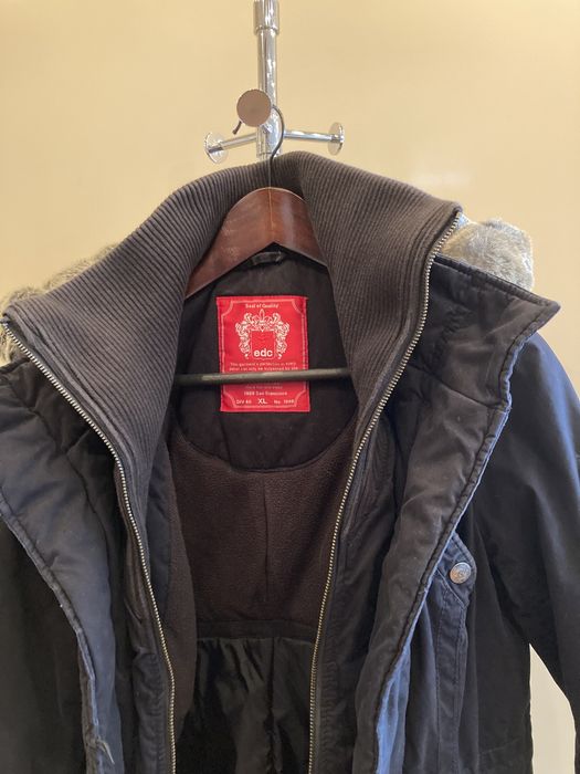 Палто Esprit. Цвят: черен. Размер XL.