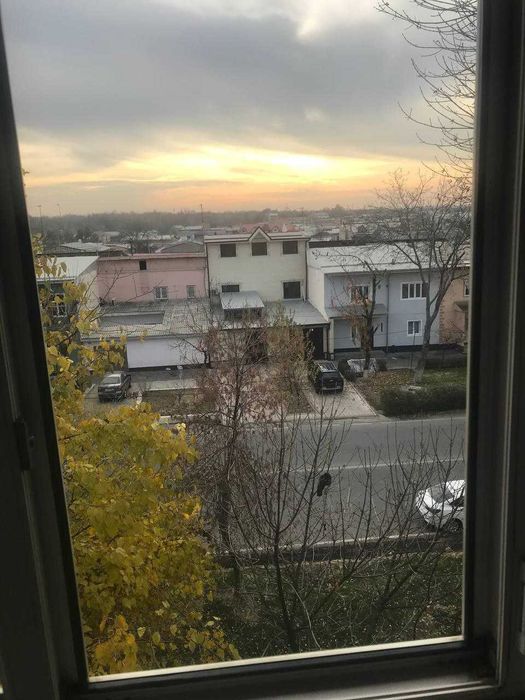 chilonzor tumani 20kv 2 xonali uy sotiladi