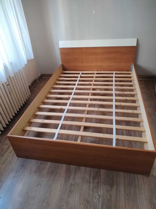 Vand urgent pat de 140×200.