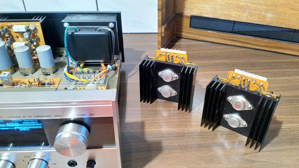 Luxman R800 colecție etajele finale