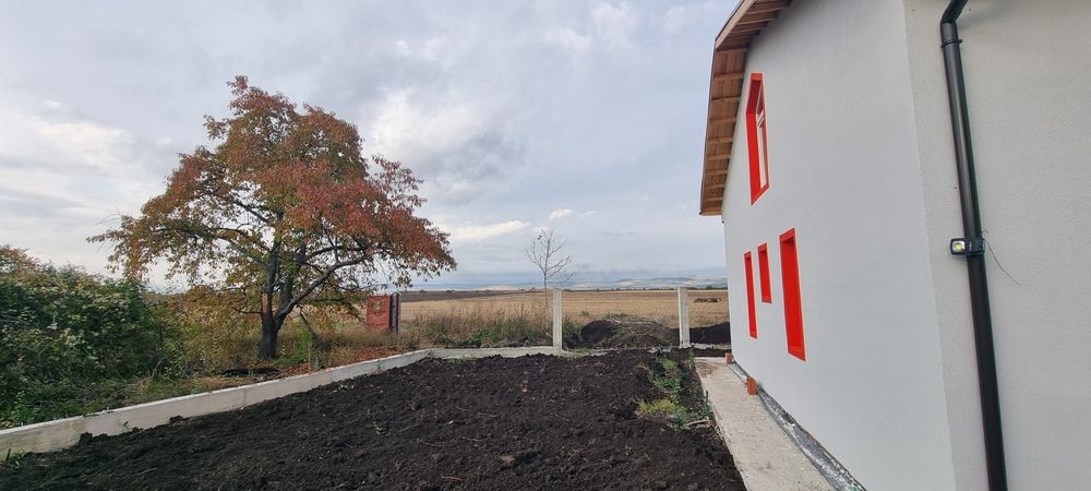 Къща в Божурище с.Хераково