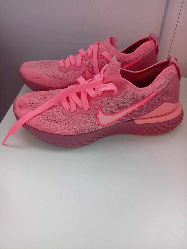 Pantofi sport Nike mărimea 39
