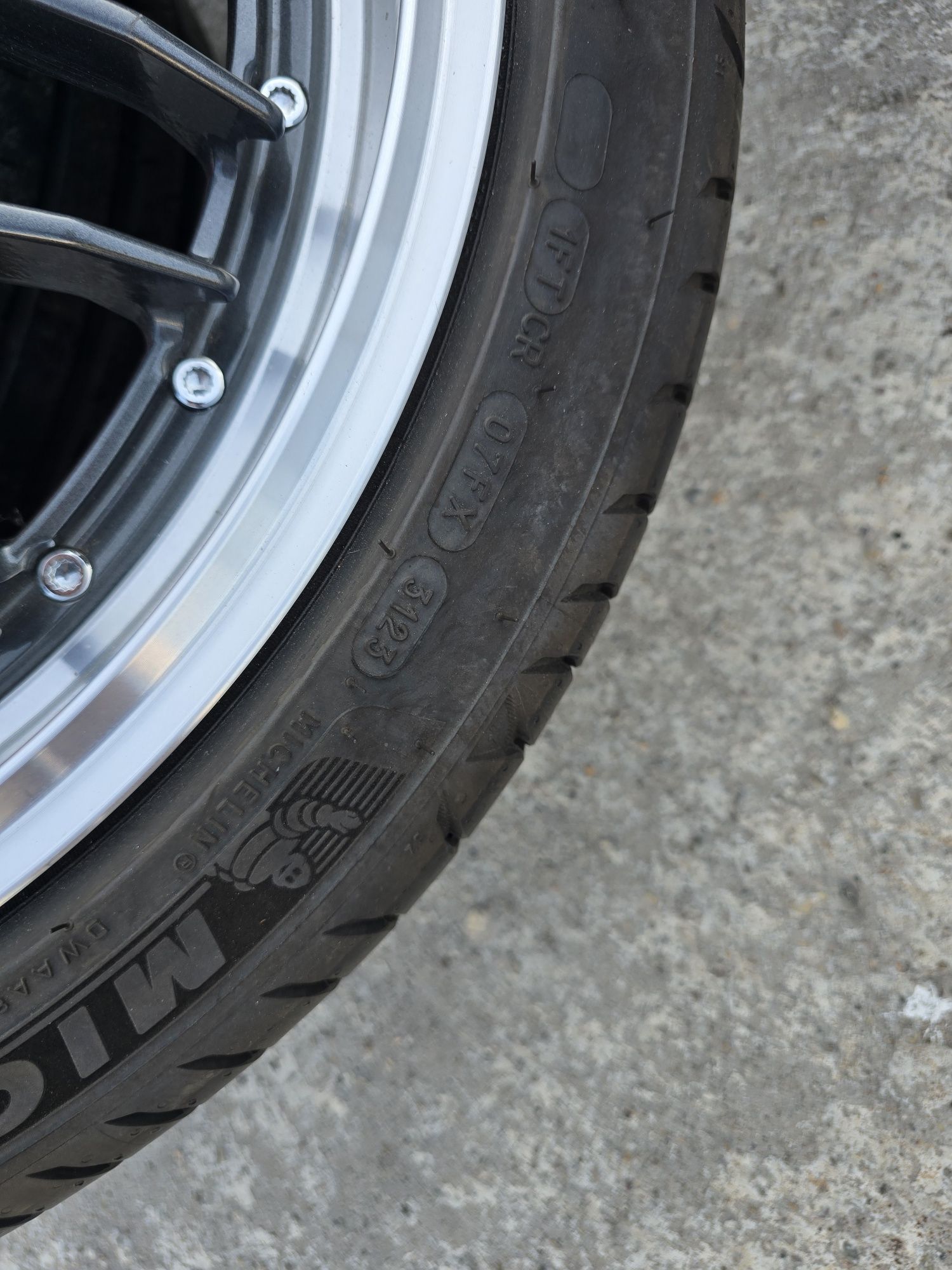 1 Броя Гума 225/40/18 Michelin Primacy 4 6,8mm 23dot