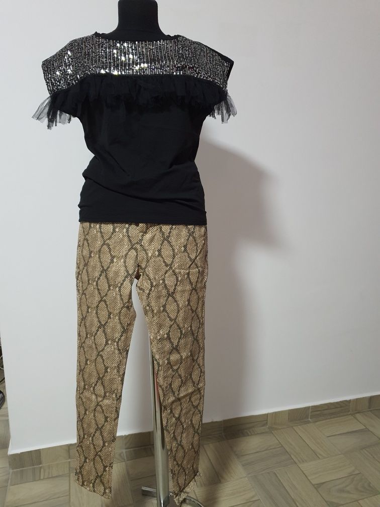Blugi/ pantaloni Snake print, model in tendințe, confortabil;