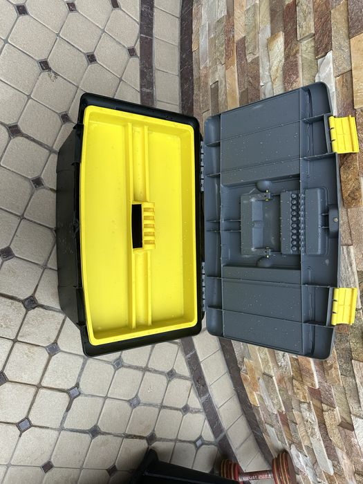 Ящик для строительных вещей и инструментов