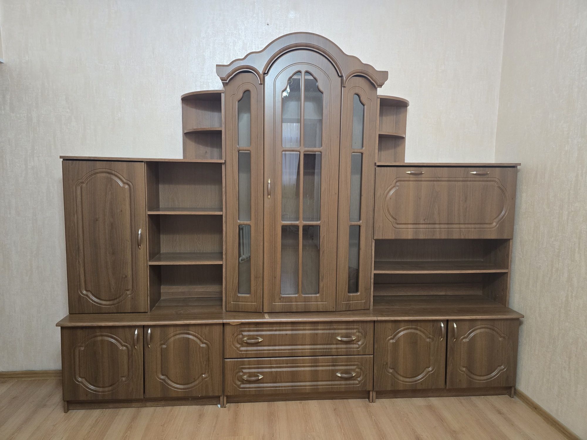 Стенка сервант для зала