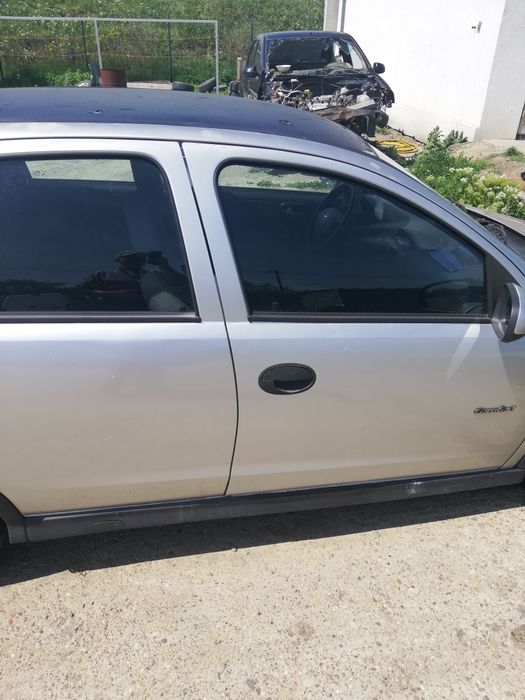 Vindem opel corsa c 1,2 benzina an 2003