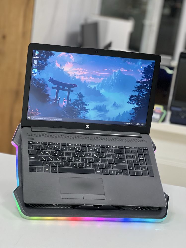 Hewlett Packard | intel Core i3-7020U | ОЗУ 8Gb | SSD 256Gb