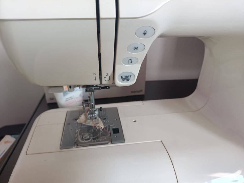 Mașina de cusut electrica