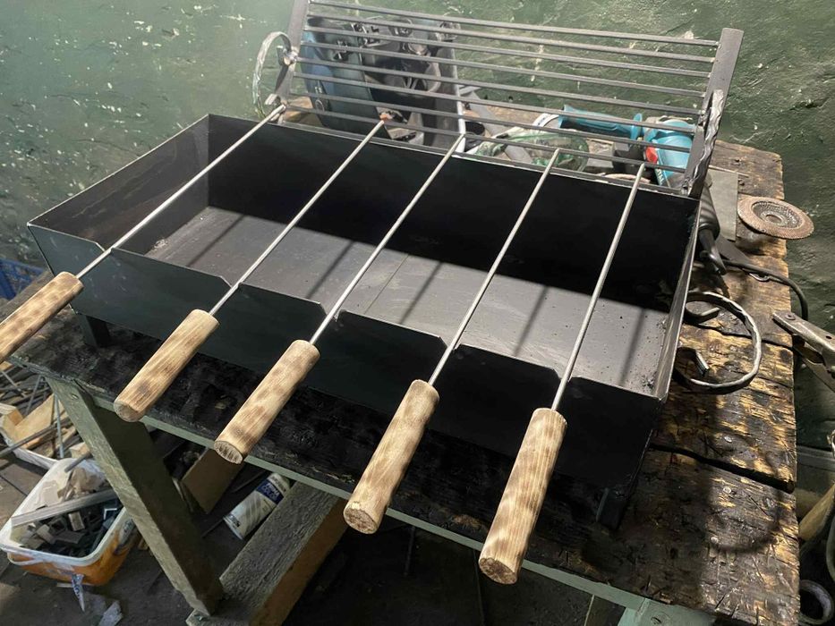 Ръчно изработени барбекюта на дървени въглища  здрави и готови