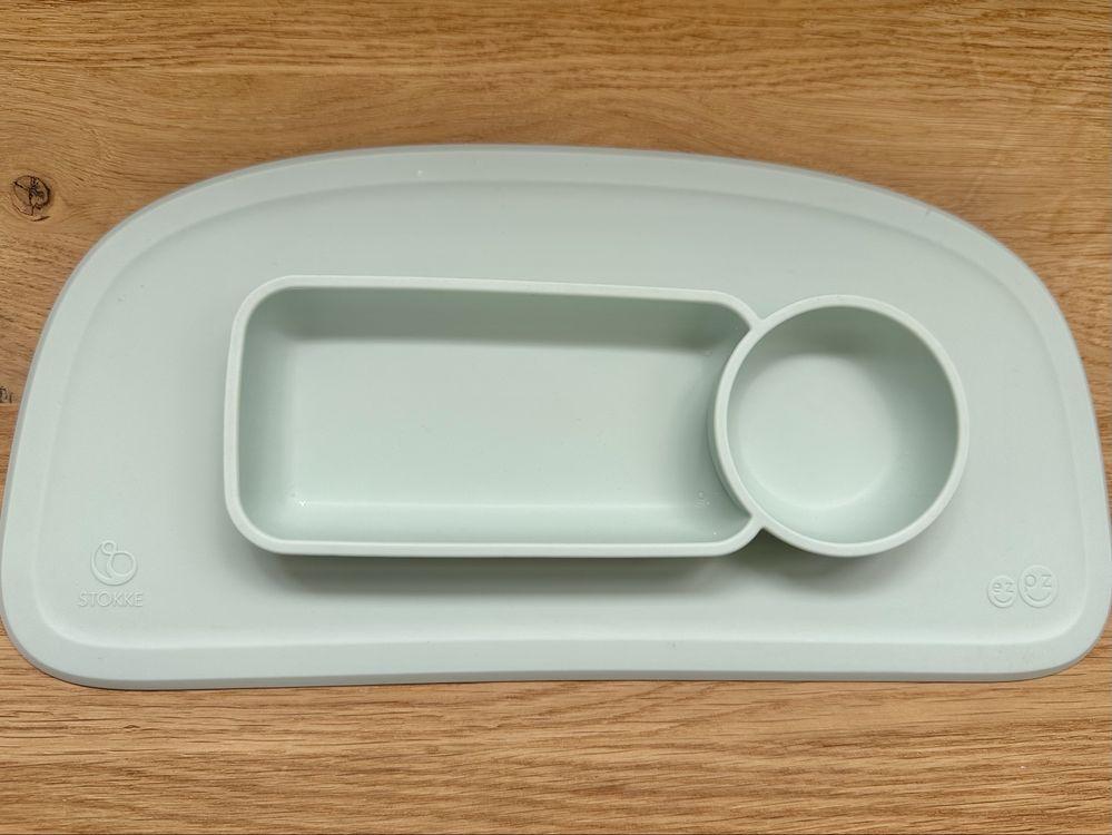 Stokke силиконова подложка за хранене ezpz