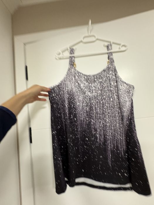 Елегантен металически потник – модерна визия