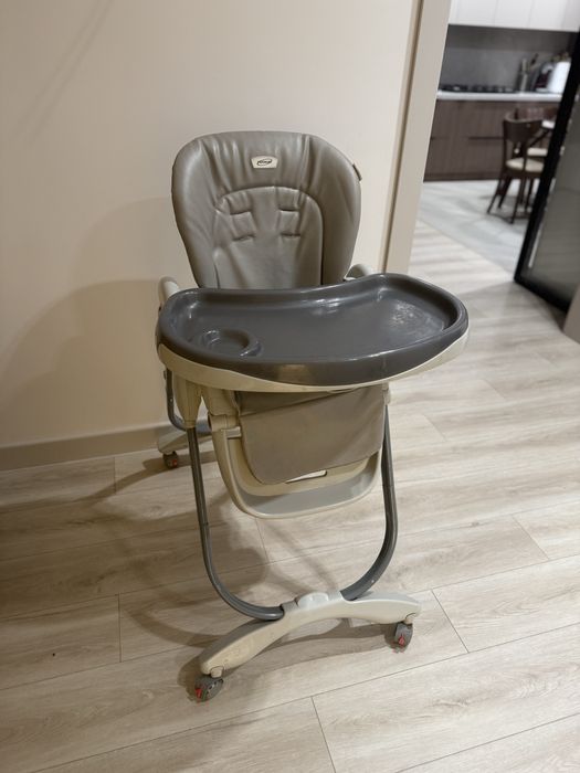 Детский стульчик для кормления