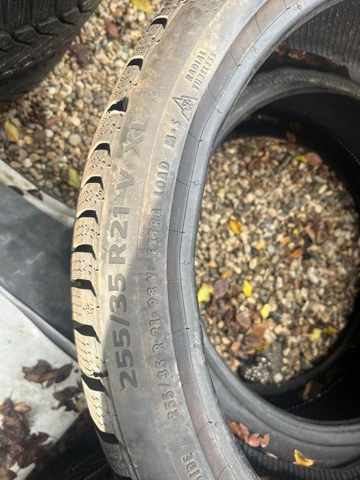 255/35 r21 de iarna 2 buc ca noi CONTINENTAL