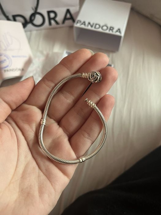 Орегилална гривна Pandora "Незаменима"