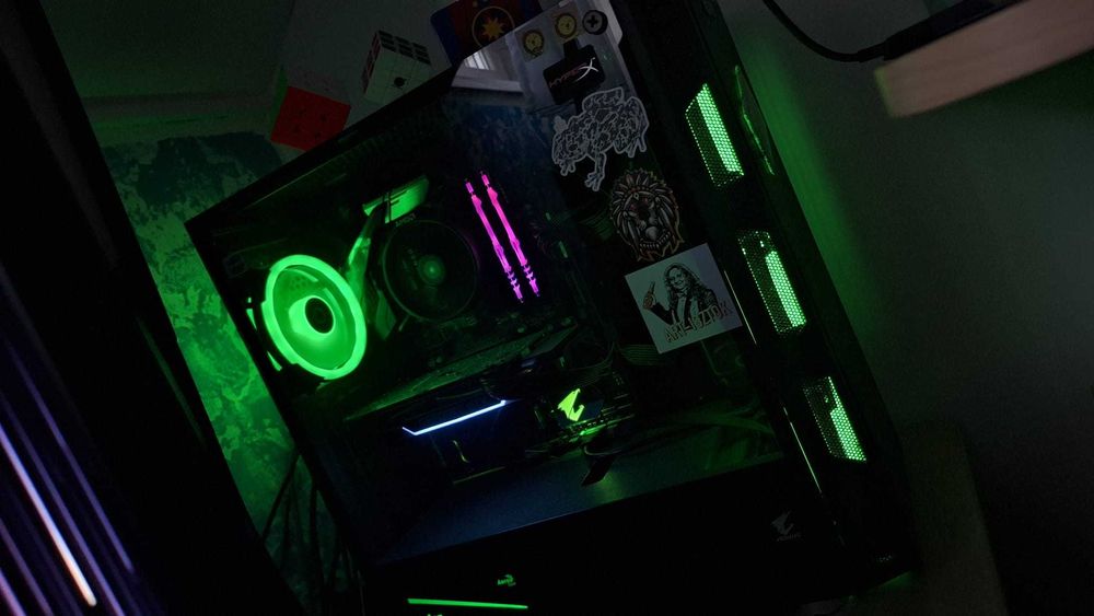 PC facut custom(pe piese)