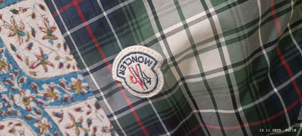 Куртка Moncler с шатландской клеткой, Монклер