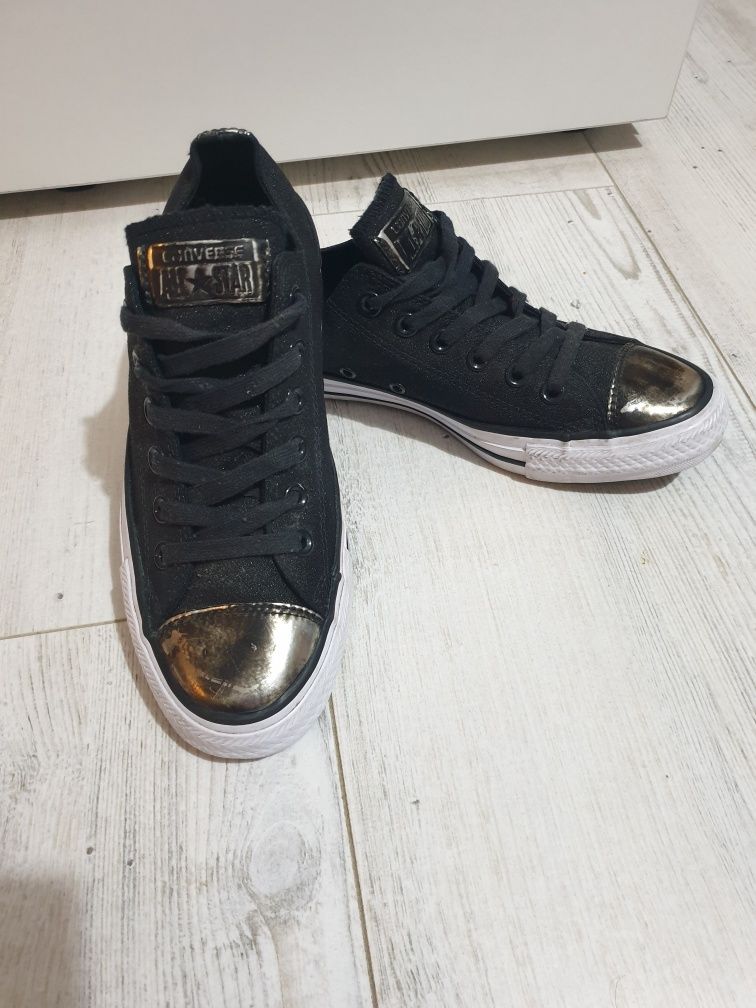 Tenisi negri Converse