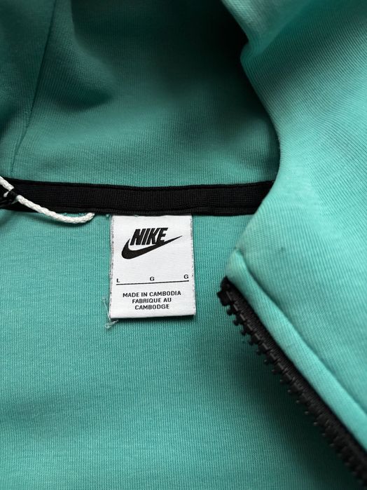 Продавам tech fleece