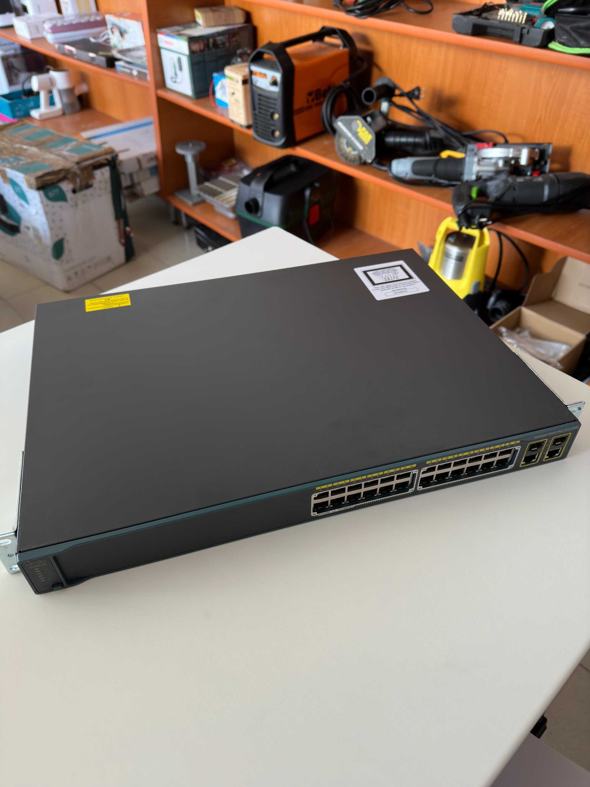 Switch CISCO Catalyst 2960 Series PoE-24 WS-C2960-24PC-L