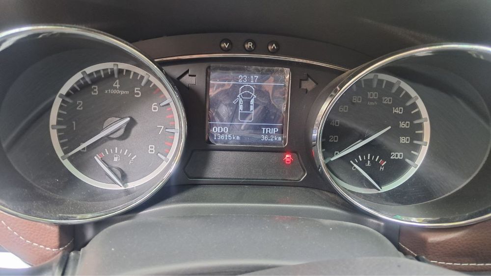 Jac T6 srochno sotiladi