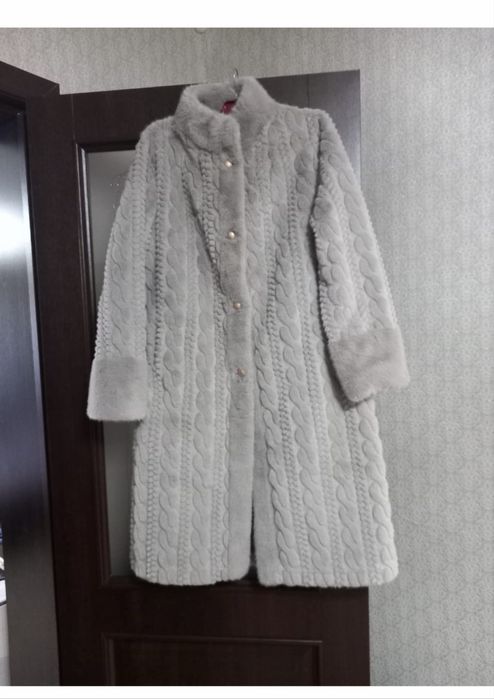 Срочно продам женскую верхняю одежду