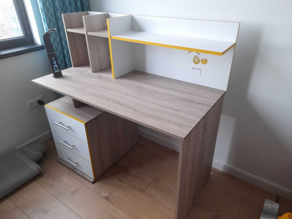 Бюро, Офис работна маса с полица/рафт (Явор) и Гардероб тип секция