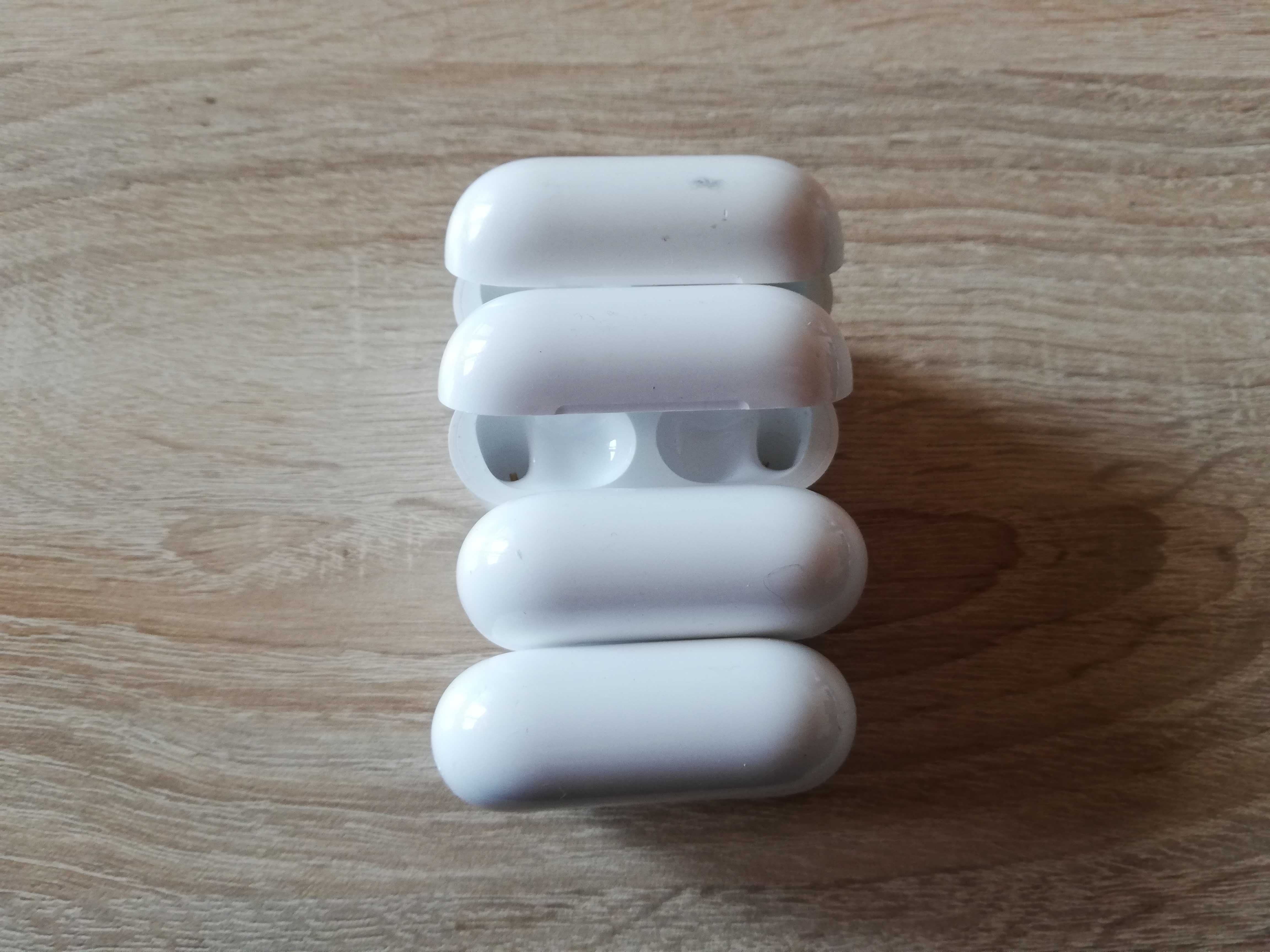 лот от 4 броя Apple Airpods Pro 2 A2700 зарядни кутий