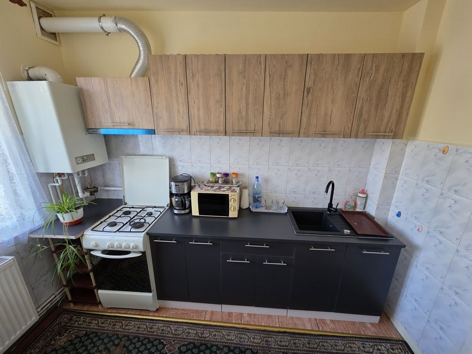 Inchiriez apartament cu 2 camere strada uniri