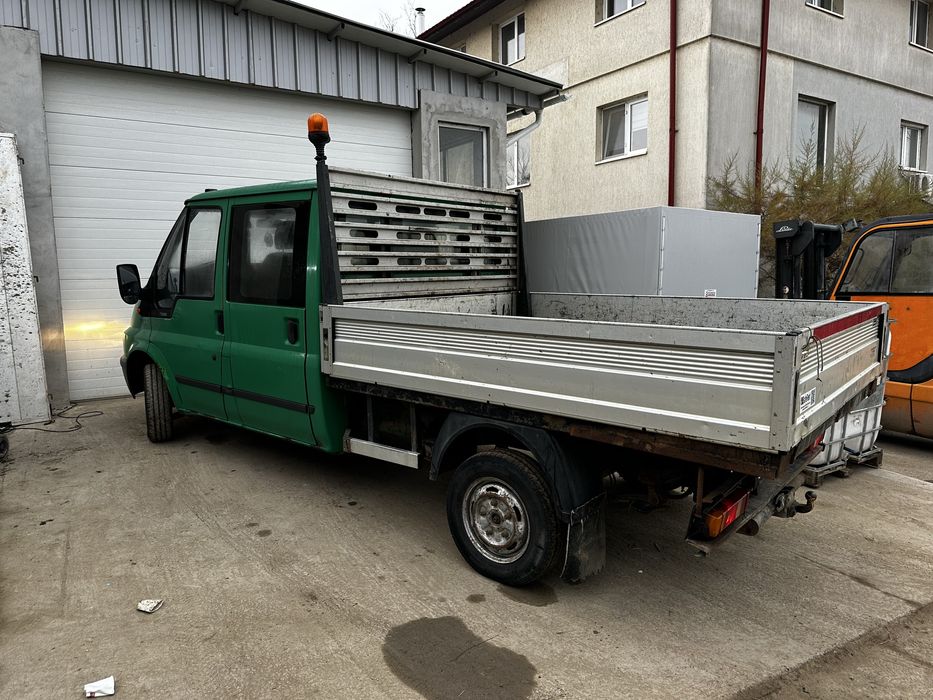Ford Transit cabina dubla doka 6 locuri