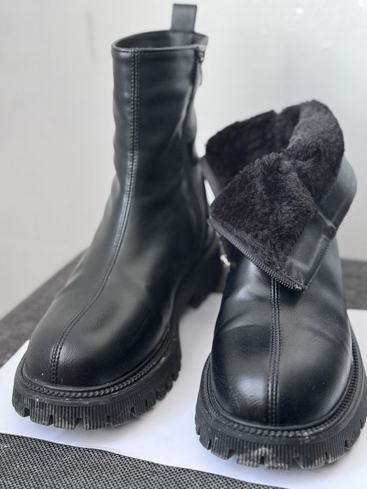 Продам совершенно новые сапоги