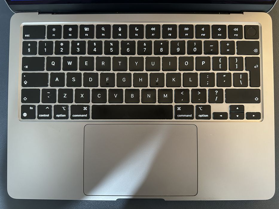 Macbook M2 24Gb 512Gb