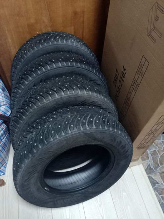 Комплект шипованных шин nokian