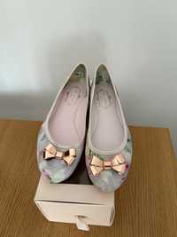 Balerini noi Ted Baker