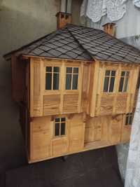 Дървена къща ръчно изработена.