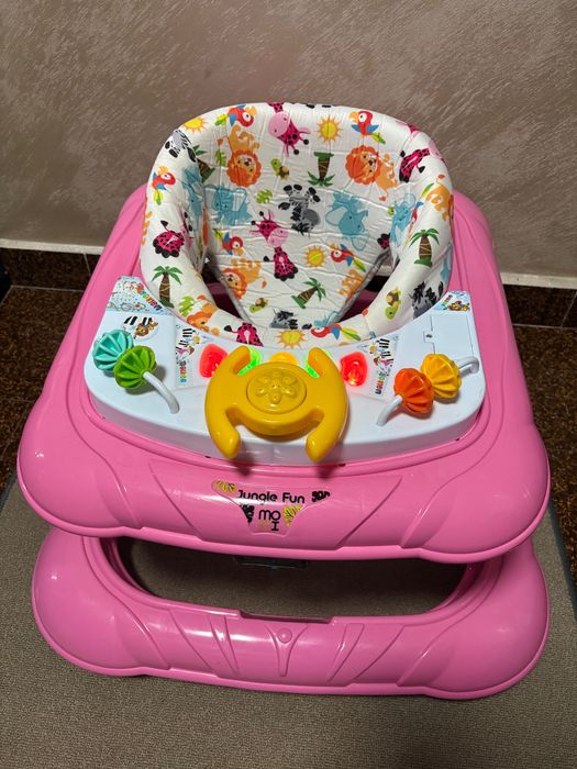 Проходилка за момиче Moni