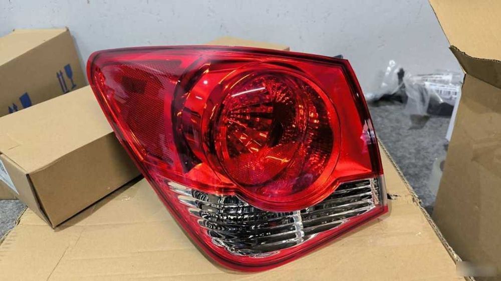 Фонарь задний левый Chevrolet Cruze Хэтчбек 13-15 Jorden