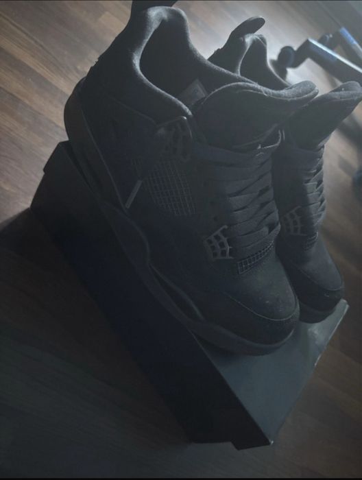 Vand adidasi jordan 4 black cat