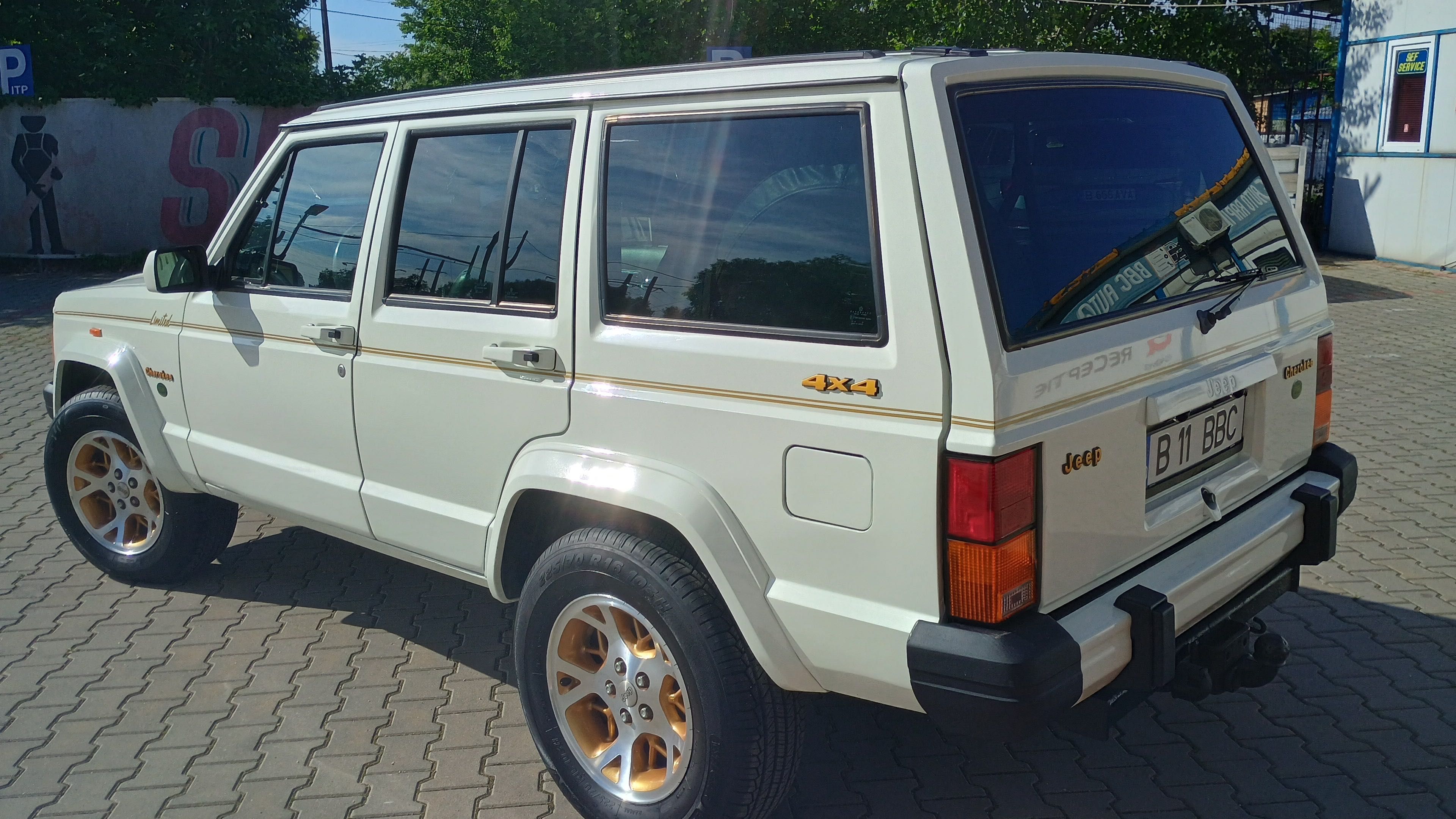 Taxele cresc, aici taxa e ZERO Cherokee 2.1 td