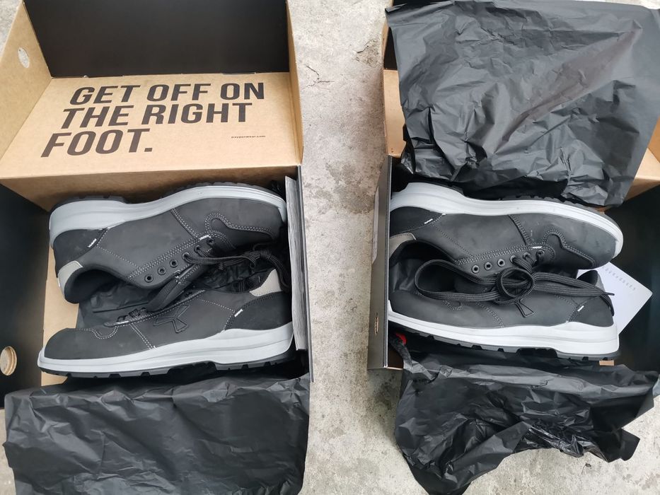 Предлагам чисто нови работни обувки три чифта марка .