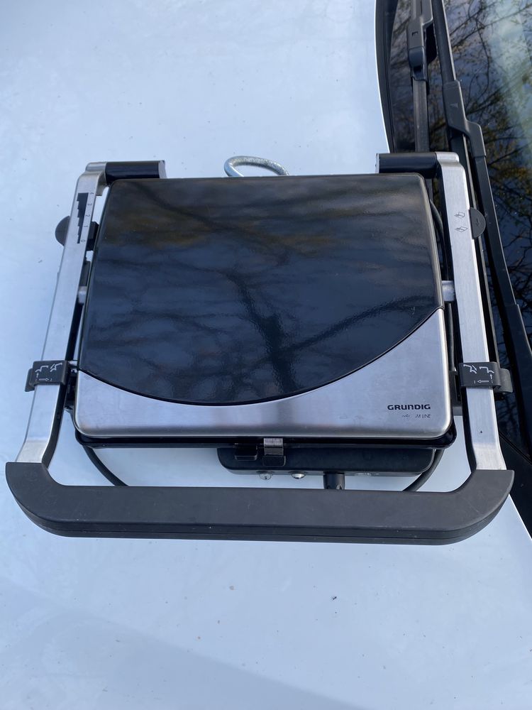 Двоен грил( тостер) Grundig
