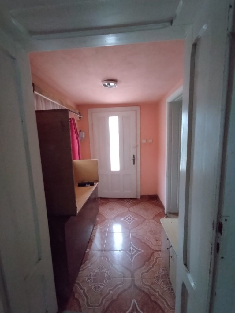 Casa cu 3 camere in Ineu