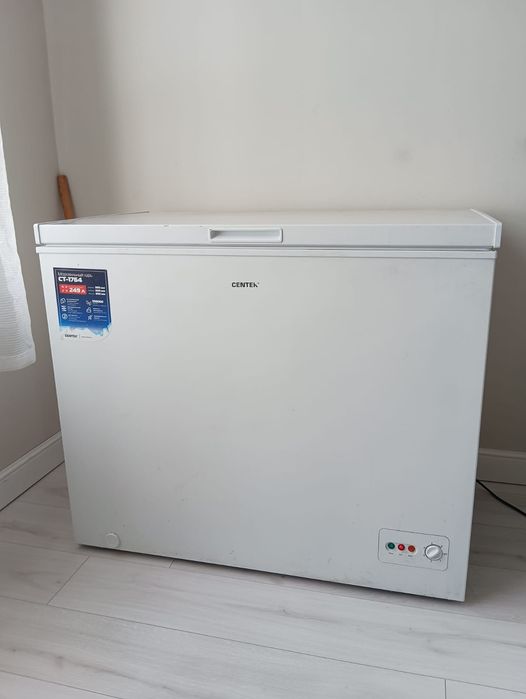 Продам большой вместительный морозильник